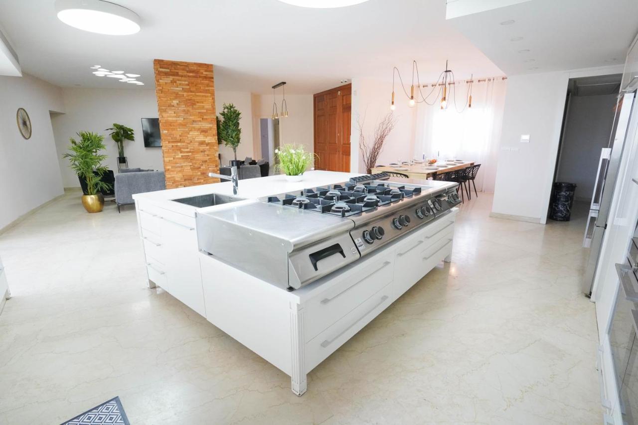 דירות אילת Yalarent Enorma Complex With Shared Heated Pool מראה חיצוני תמונה